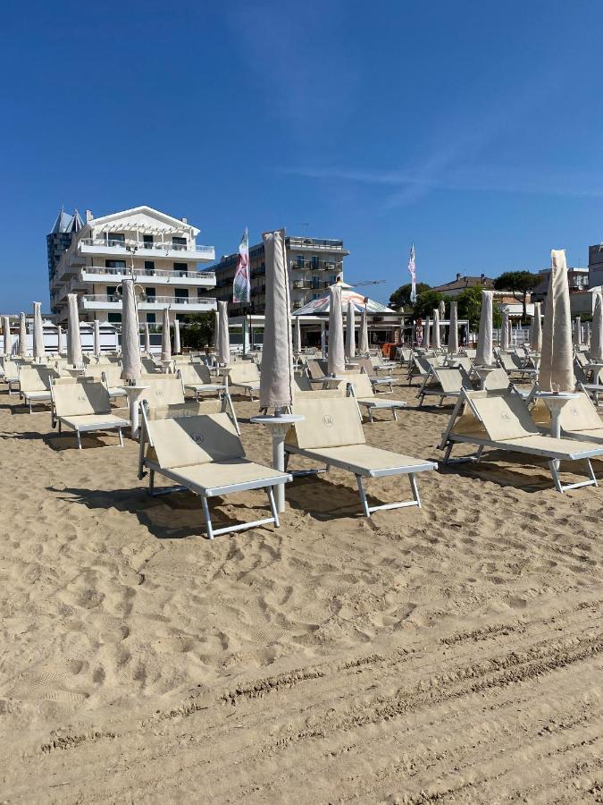 Hotel Ivana Lido di Jesolo Exterior photo